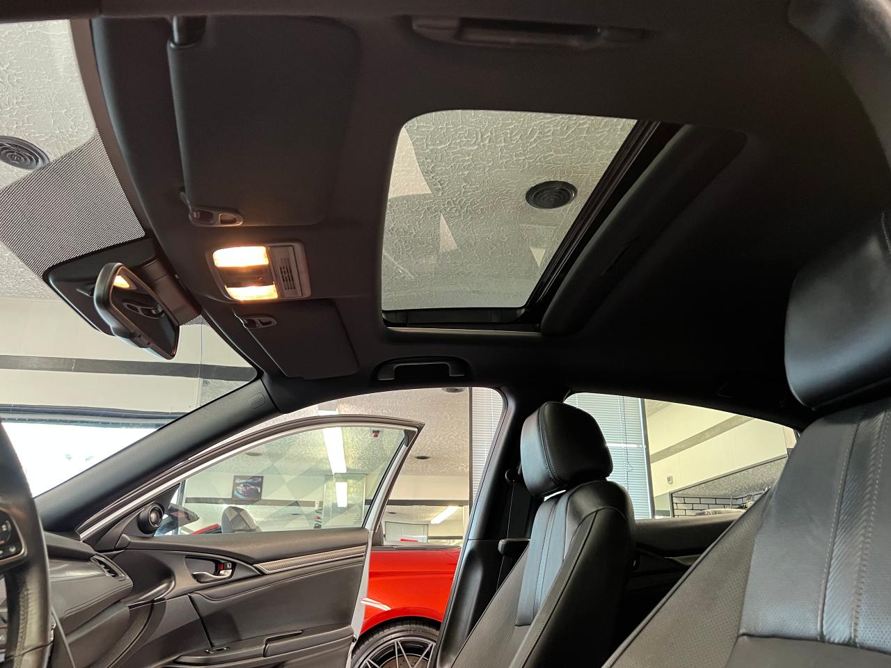 2017 Honda Civic Sport Touring+Leather+Roof+CLEAN CARFAX - Photo #3