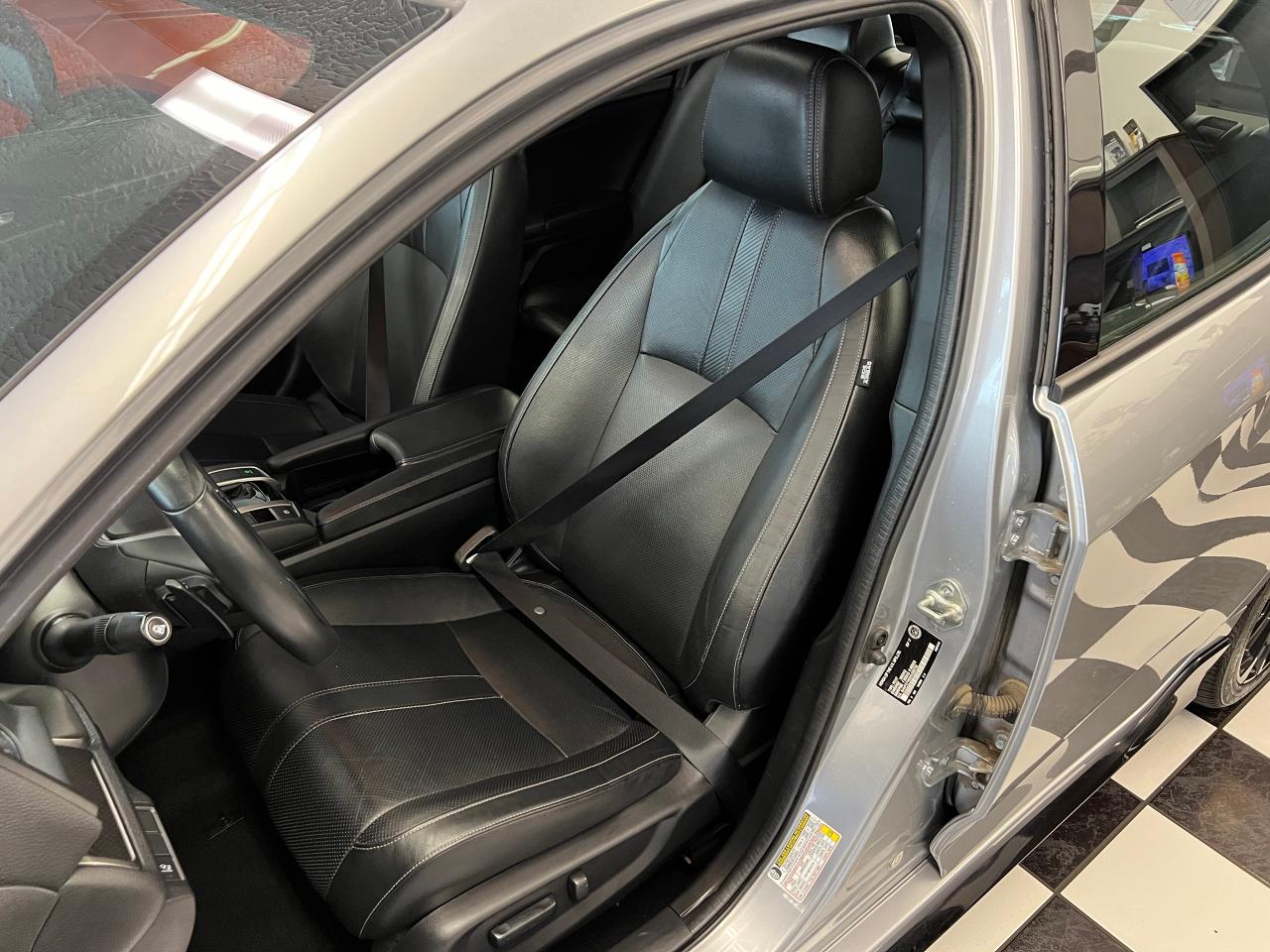 2017 Honda Civic Sport Touring+Leather+Roof+CLEAN CARFAX - Photo #17