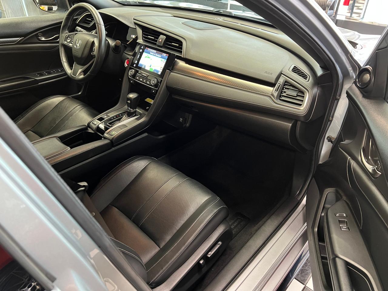 2017 Honda Civic Sport Touring+Leather+Roof+CLEAN CARFAX - Photo #18