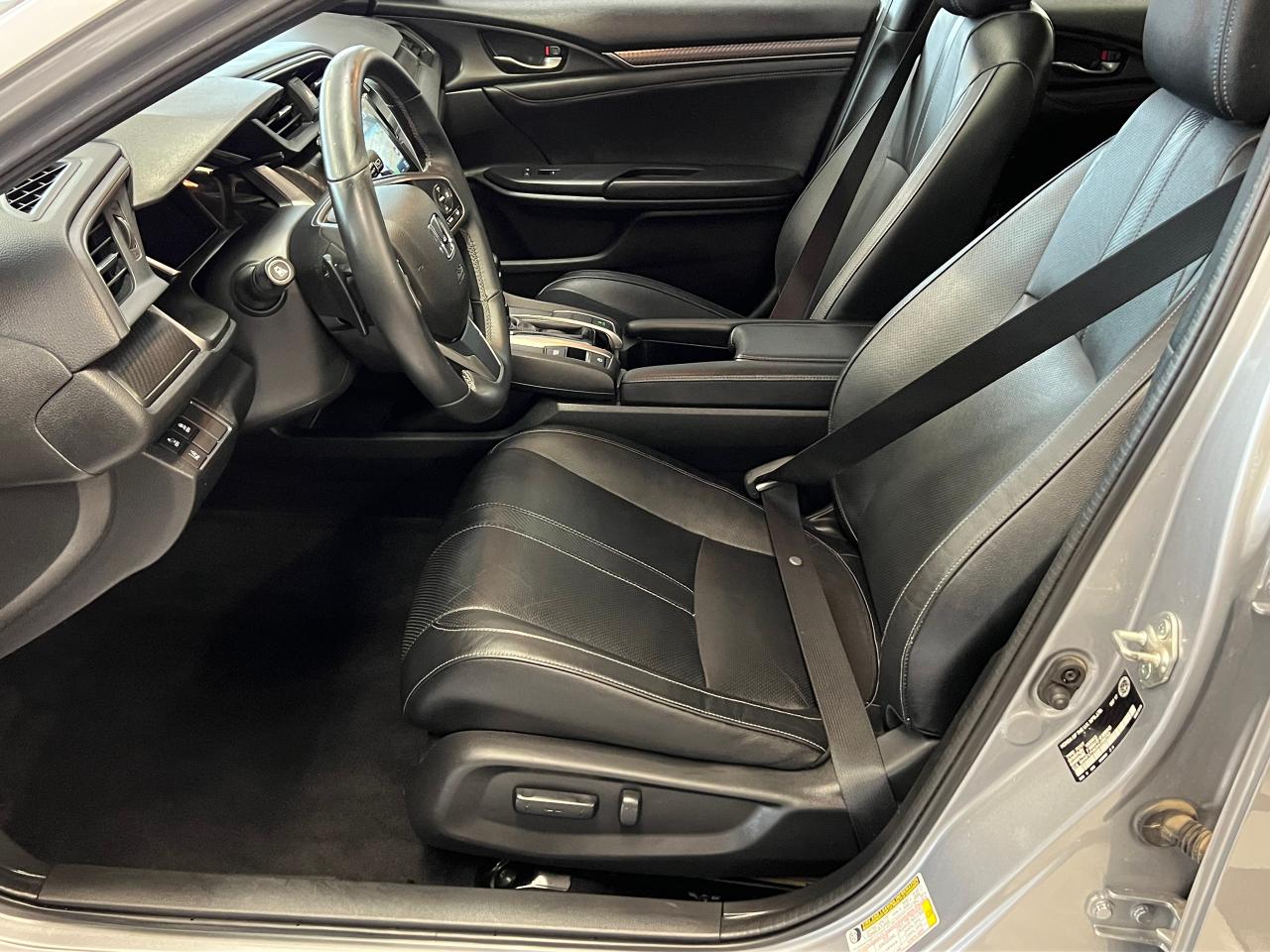 2017 Honda Civic Sport Touring+Leather+Roof+CLEAN CARFAX - Photo #16