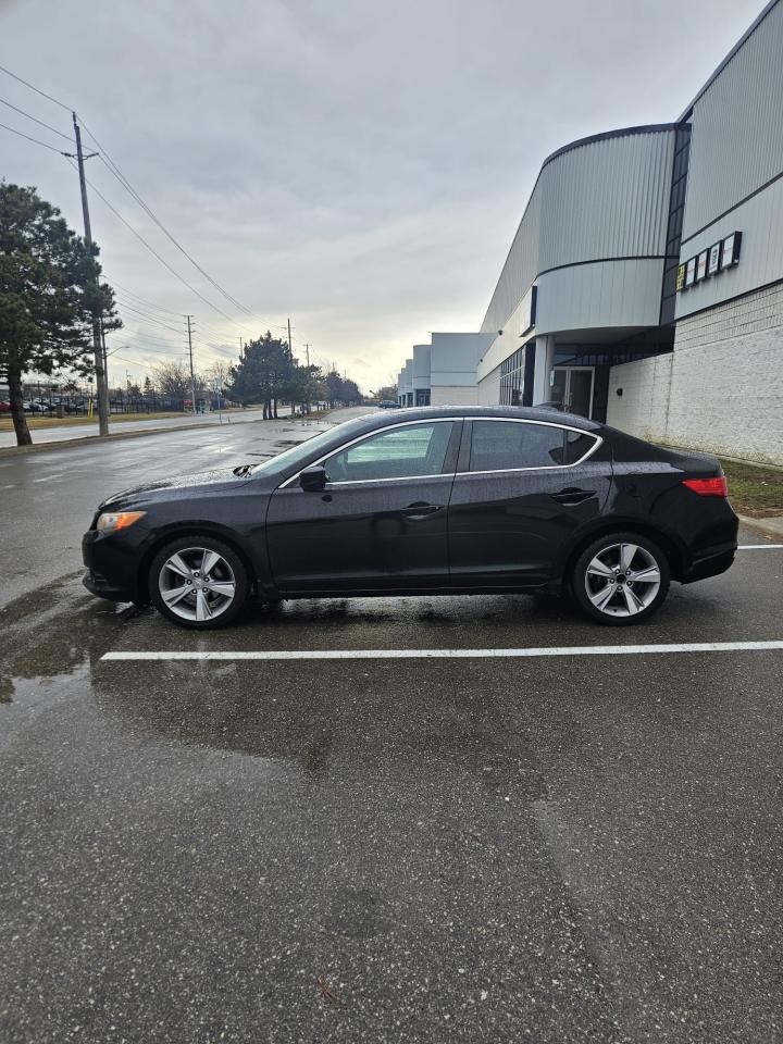 2013 Acura ILX 4dr Sdn Tech Pkg - Photo #9