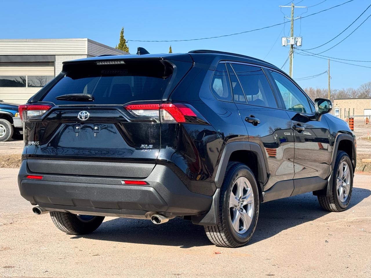 2023 Toyota RAV4 XLE***SOLD***AWD|NOADDCNT|SUNROOF|HEATEDSEATS|BACKUP - Photo #3