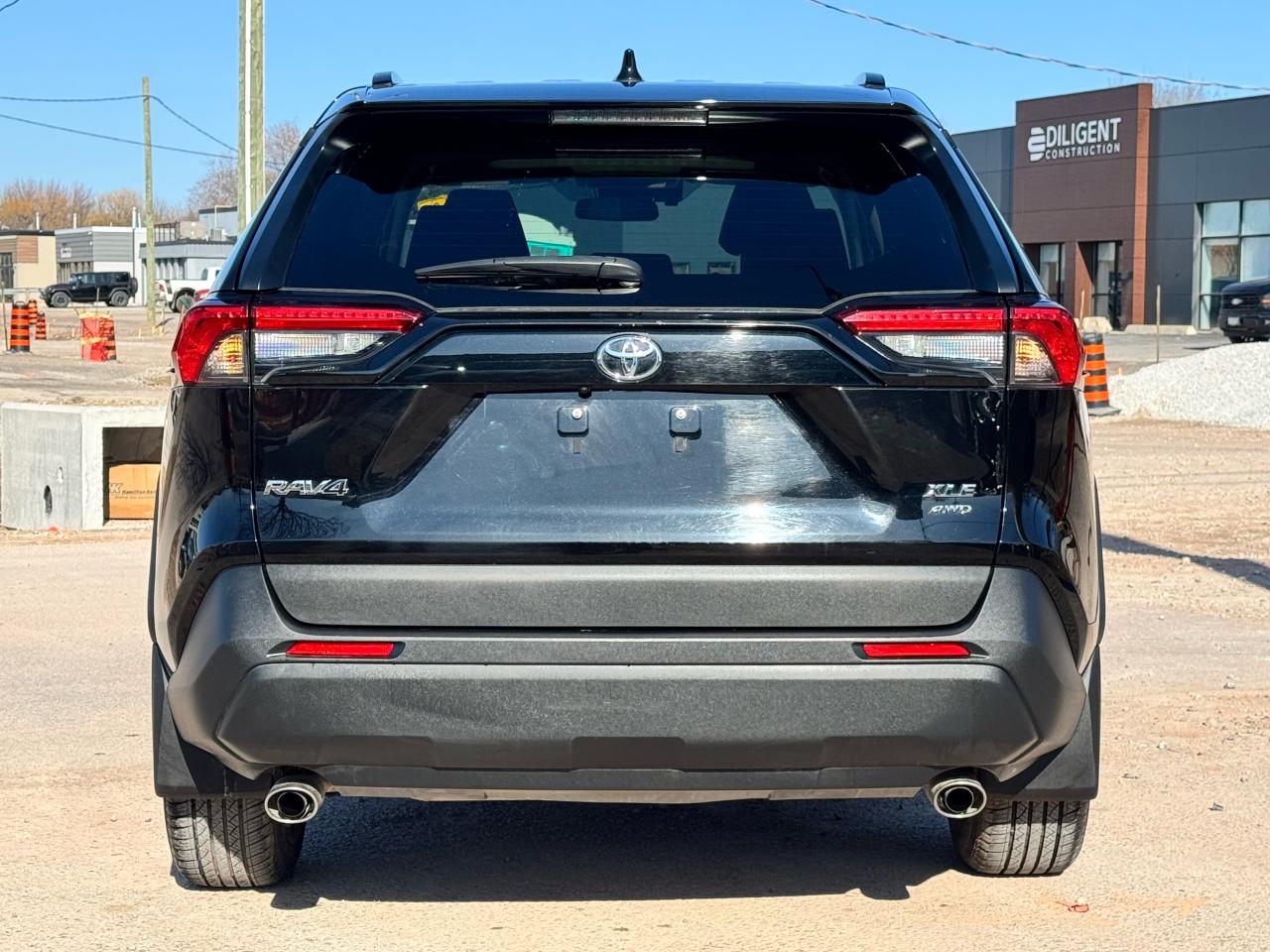 2023 Toyota RAV4 XLE***SOLD***AWD|NOADDCNT|SUNROOF|HEATEDSEATS|BACKUP - Photo #4
