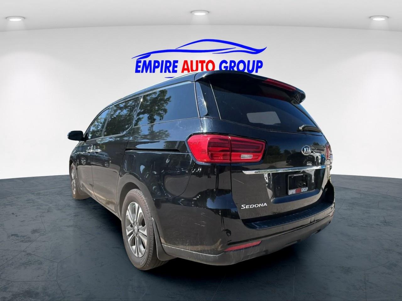 2019 Kia Sedona SX Photo2