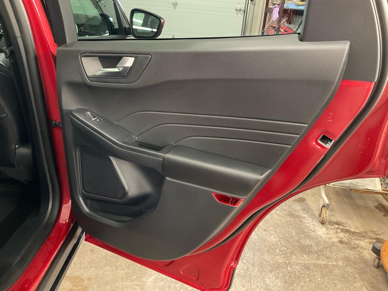 2025 Ford Escape ST-Line Select Photo5