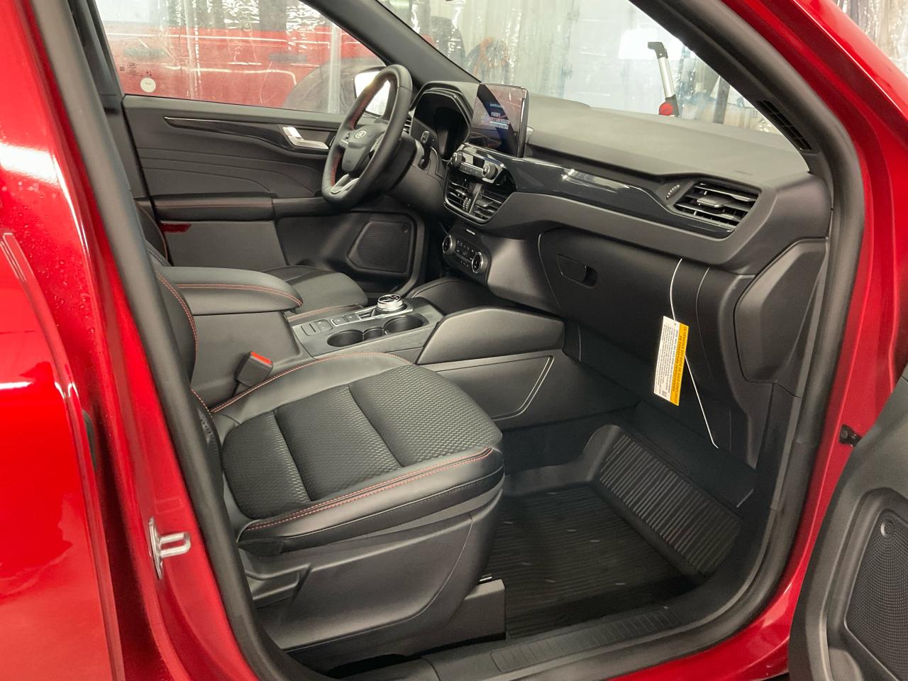 2025 Ford Escape ST-Line Select Photo5