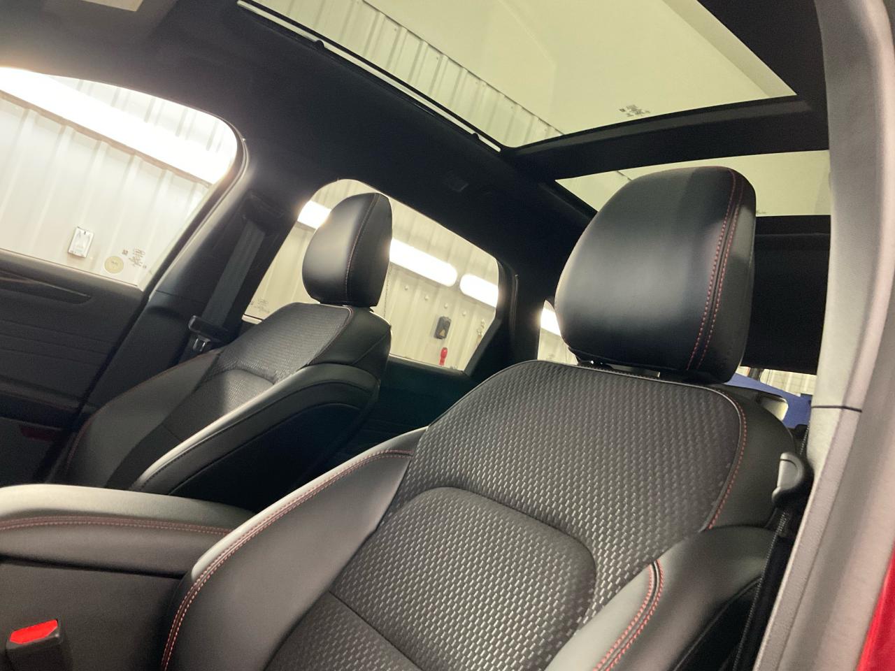 2025 Ford Escape ST-Line Select Photo5
