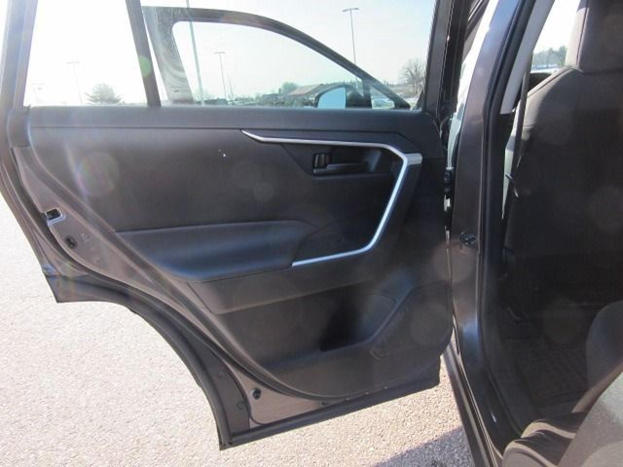 2021 Toyota RAV4 LE - Photo #14
