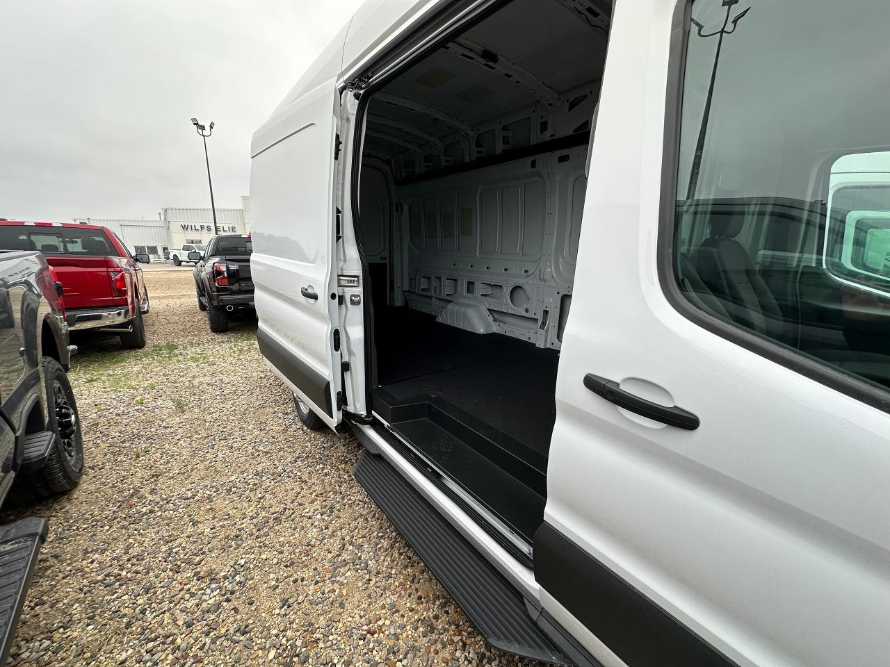 2025 Ford Transit Cargo Van BASE T-350 148 EL Hi Rf 9500 GVWR AWD 101A Photo5