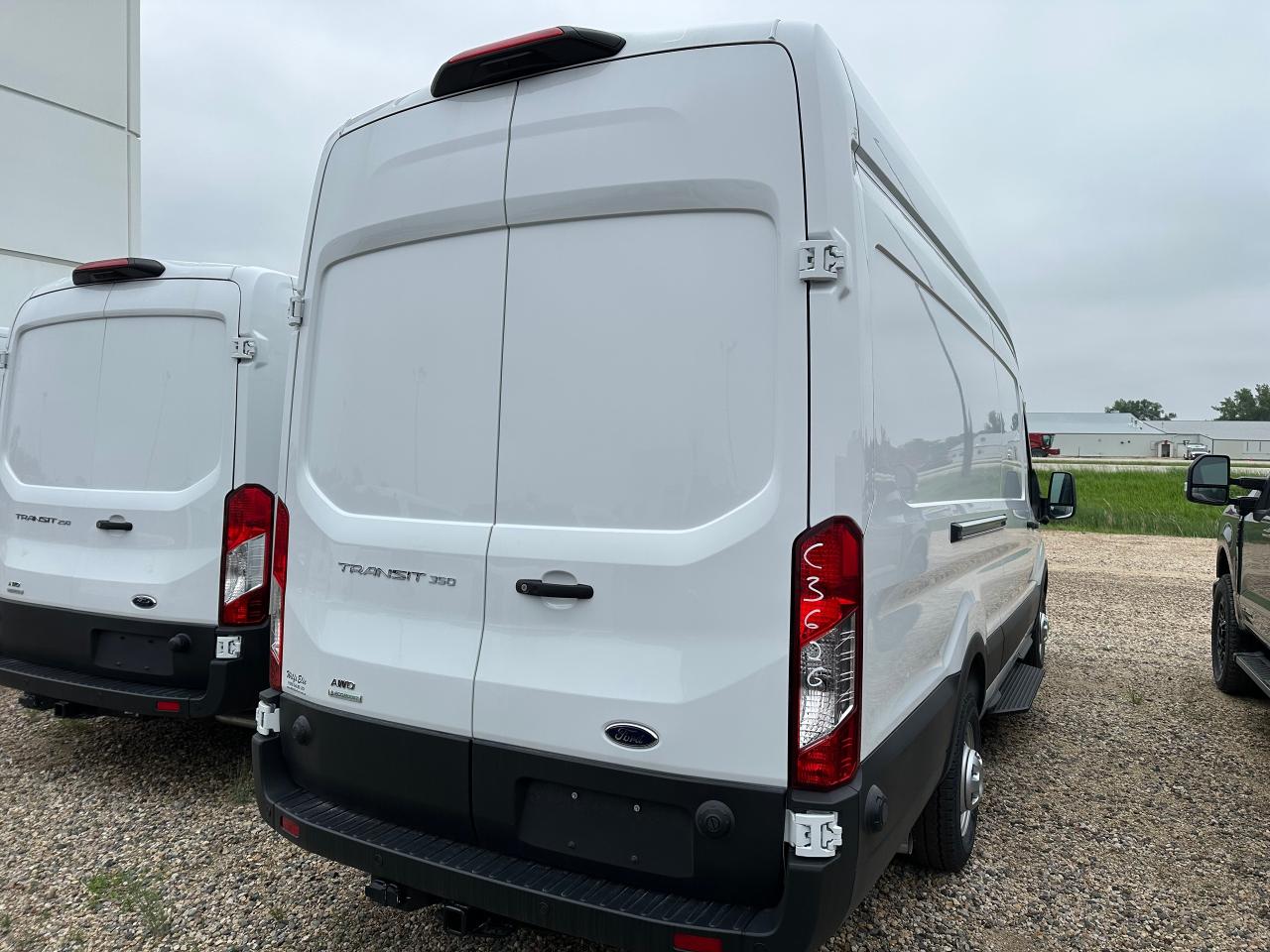 2025 Ford Transit Cargo Van BASE T-350 148 EL Hi Rf 9500 GVWR AWD 101A Photo3
