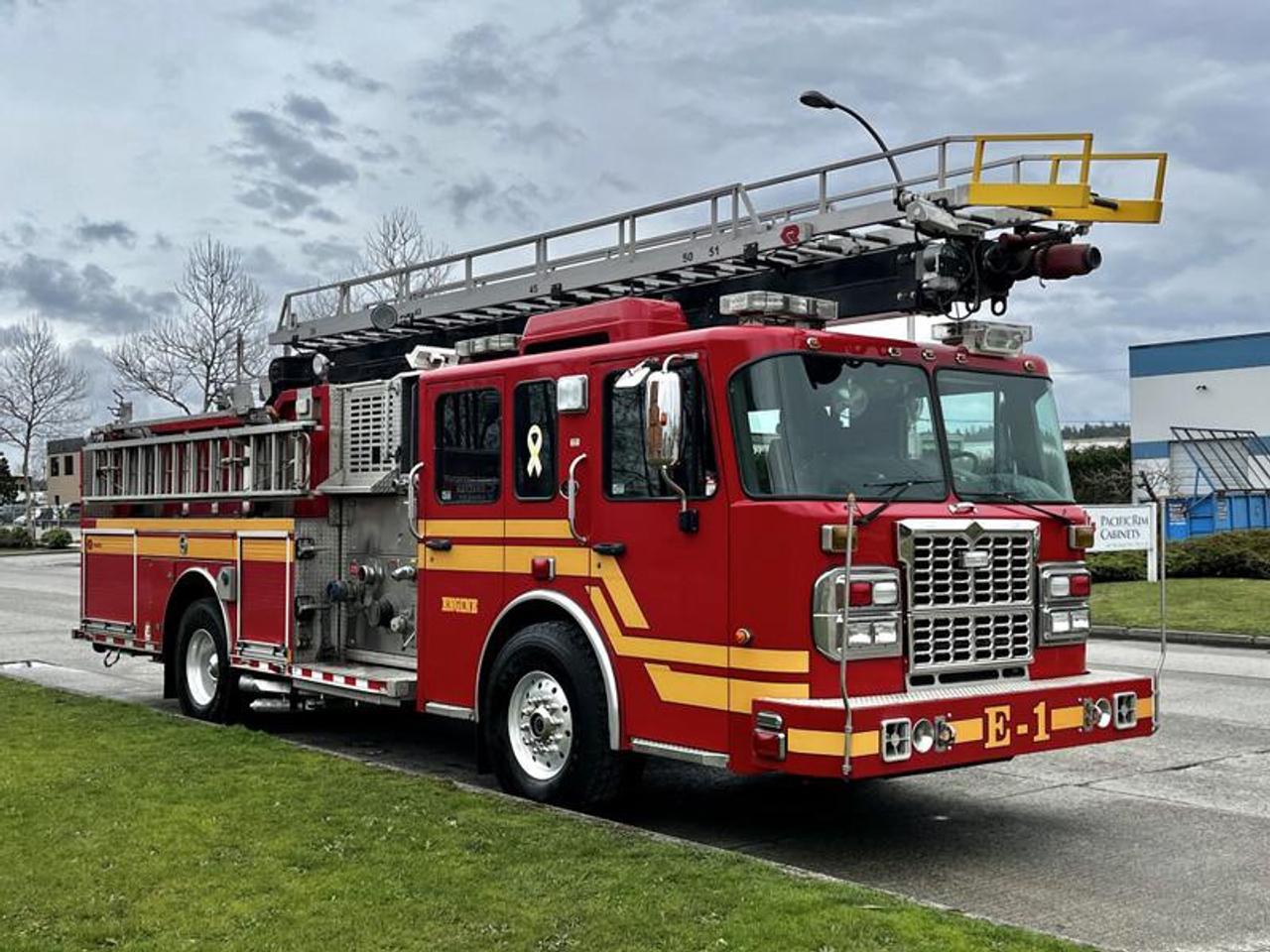 2009 Spartan Gladiator Classic Central Pumper 51 Aerial Fire Truck, 12.5 L, 6 cylinder, 4 door, automatic, RWD, red exterior, grey interior, cloth. This item is currently OFFSITE. You must register an appointment with our office to schedule an offsite viewing. Appointments must be made a minimum of one business day in advance (and as defined by the days that Repo.com is open for business) before your appointment can be scheduled and confirmed. We may, at our own discretion, instead opt to transport smaller items to Repo.coms main yard for viewing purposes.  $38,720.00 plus $375 processing fee, $39,095.00 total payment obligation before taxes.   Listing report, warranty, contract commitment cancellation fee, financing available on approved credit (some limitations and exceptions may apply). All above specifications and information is considered to be accurate but is not guaranteed and no opinion or advice is given as to whether this item should be purchased. We do not allow test drives due to theft, fraud, acts of vandalism and undetectable impaired driving. Instead we provide the following benefits: Complimentary Warranty (with options to extend), Limited Money Back Satisfaction Guarantee on Fully Completed Contracts, Contract Commitment Cancellation, and an Open-Ended Sell-Back Option. Ask seller for details or call 604-522-REPO(7376) to confirm listing availability.