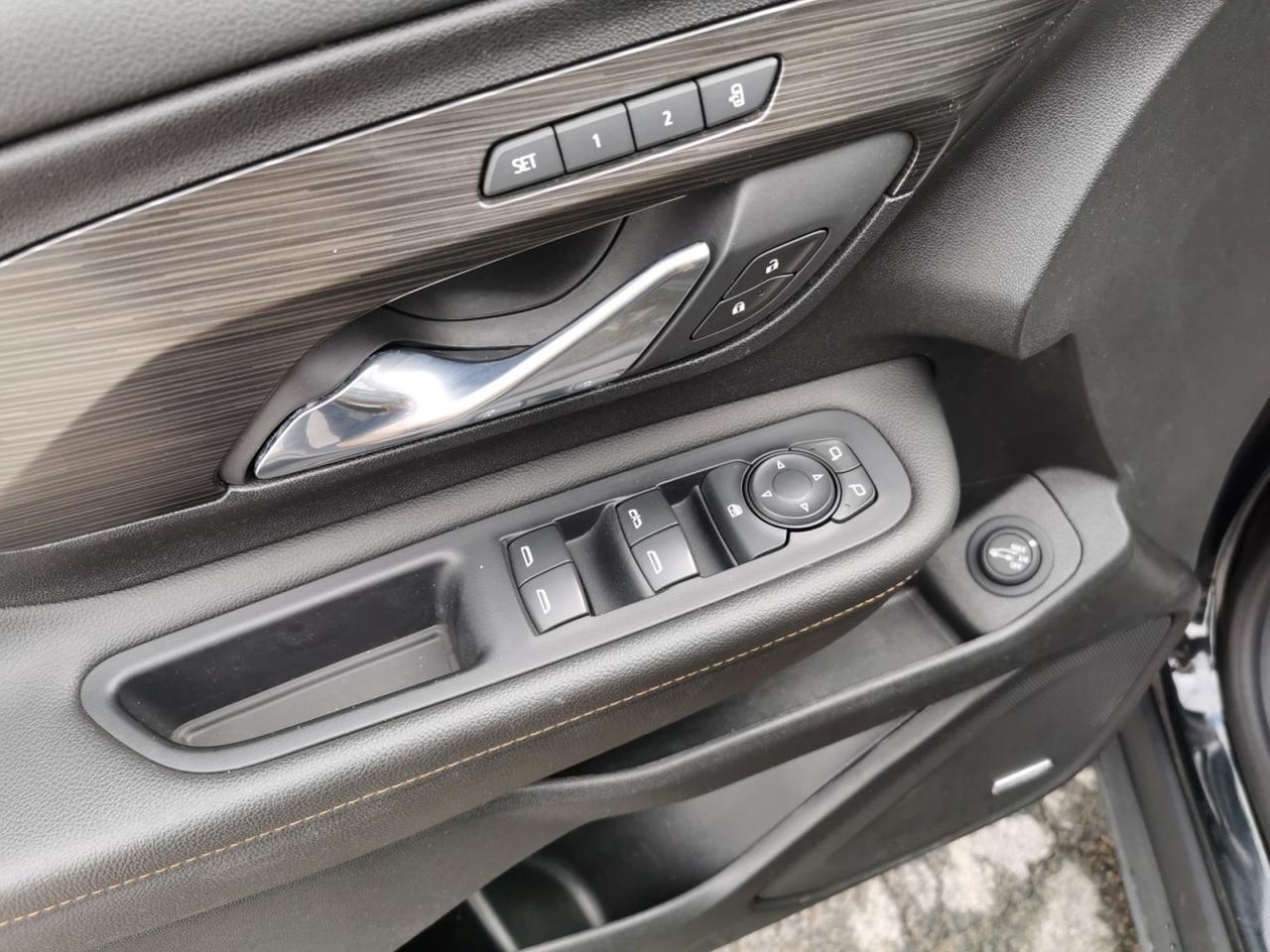 2020 GMC Terrain SLT - Photo #11