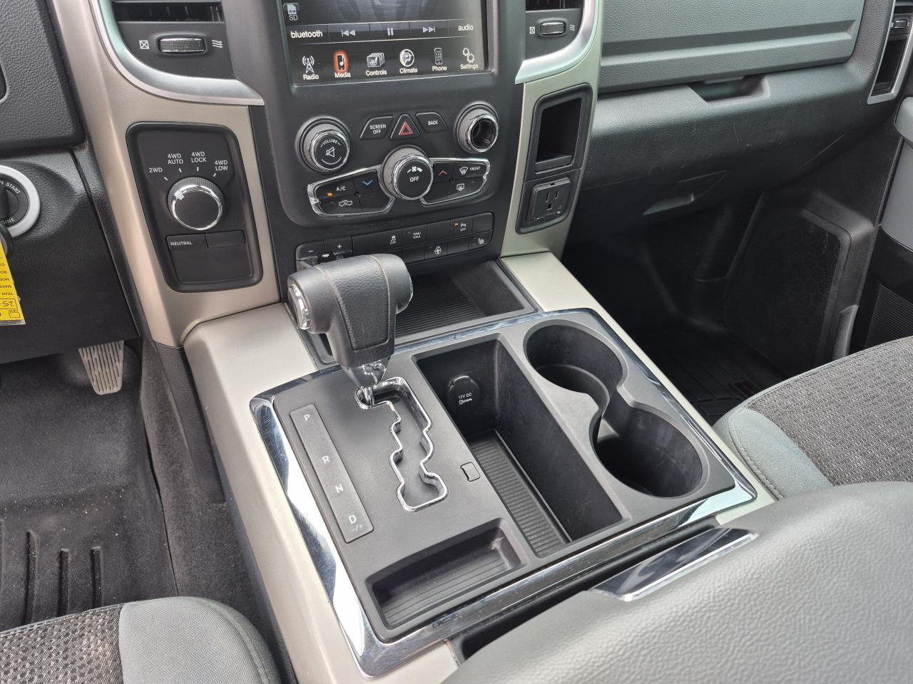 2013 RAM 1500 Big Horn 5.7L HEMI-4X4 CREWCAB Photo15