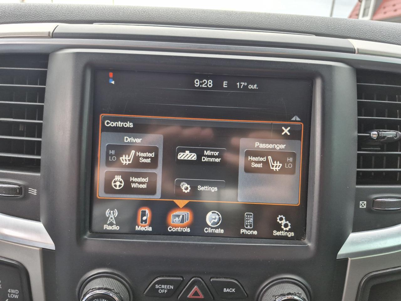 2013 RAM 1500 Big Horn 5.7L HEMI-4X4 CREWCAB Photo41