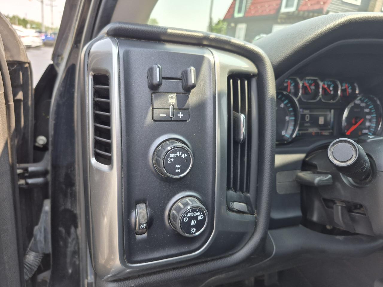 2017 Chevrolet Silverado 1500 LT Z71 5.3L 4X4 CREW CAB Photo33