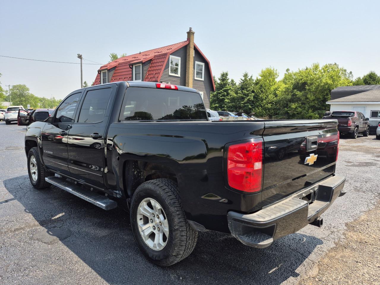 2017 Chevrolet Silverado 1500 LT Z71 5.3L 4X4 CREW CAB Photo5