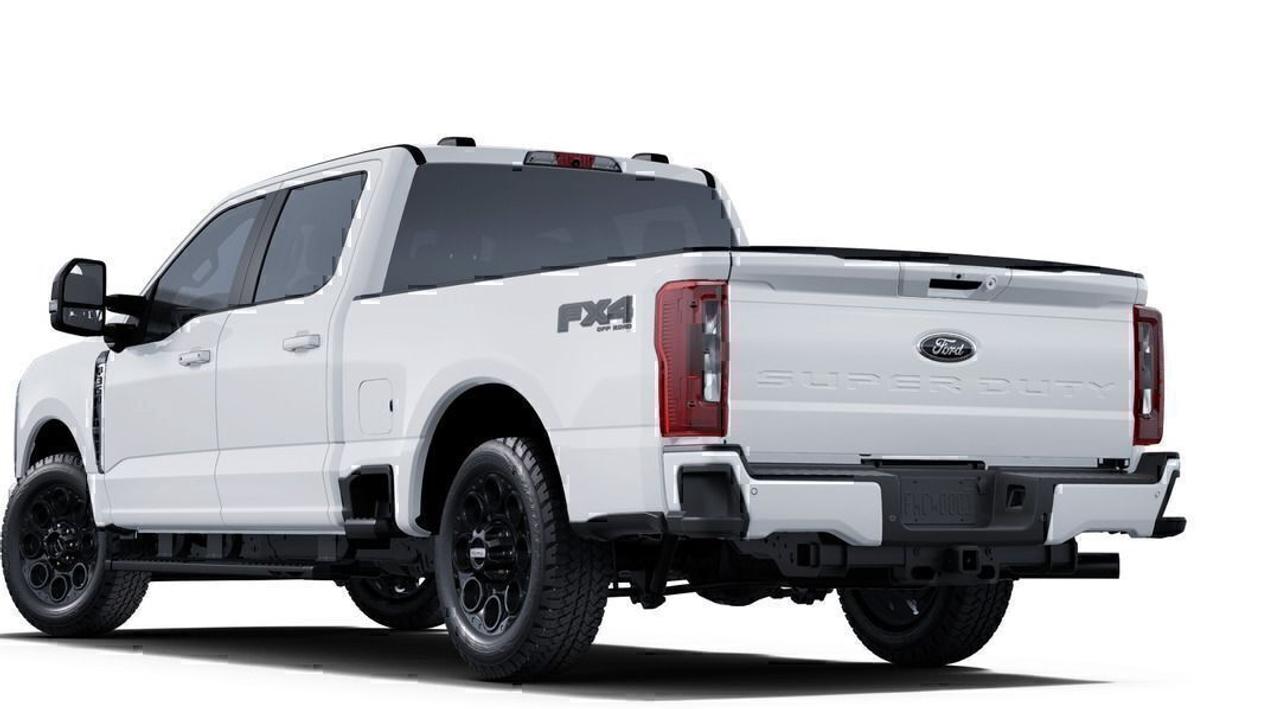 2025 Ford Super Duty F-350 XLT Photo