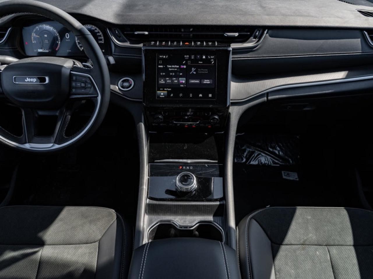 2025 Jeep Grand Cherokee Altitude Photo