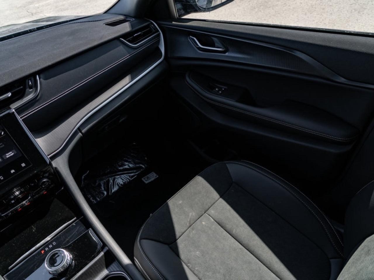 2025 Jeep Grand Cherokee Altitude Photo