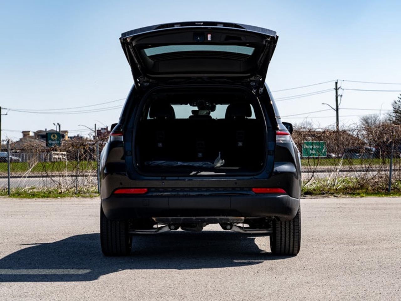 2025 Jeep Grand Cherokee Altitude Photo