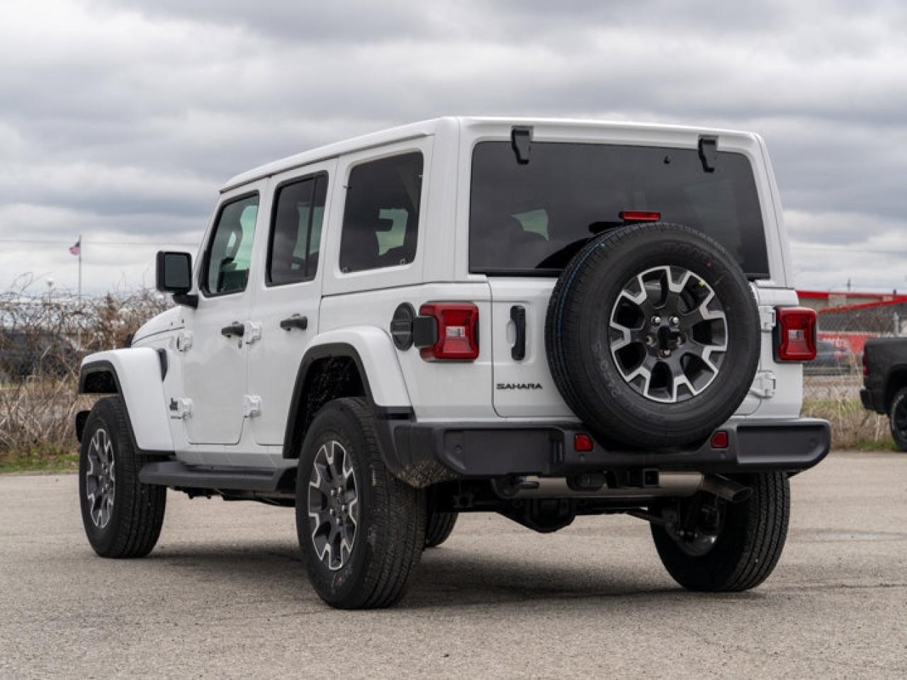2025 Jeep Wrangler Sahara Photo4