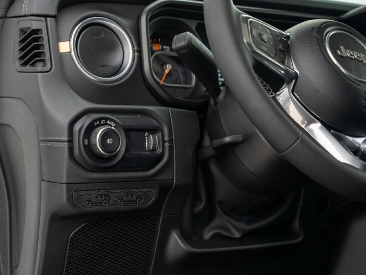 2025 Jeep Wrangler Sahara Photo