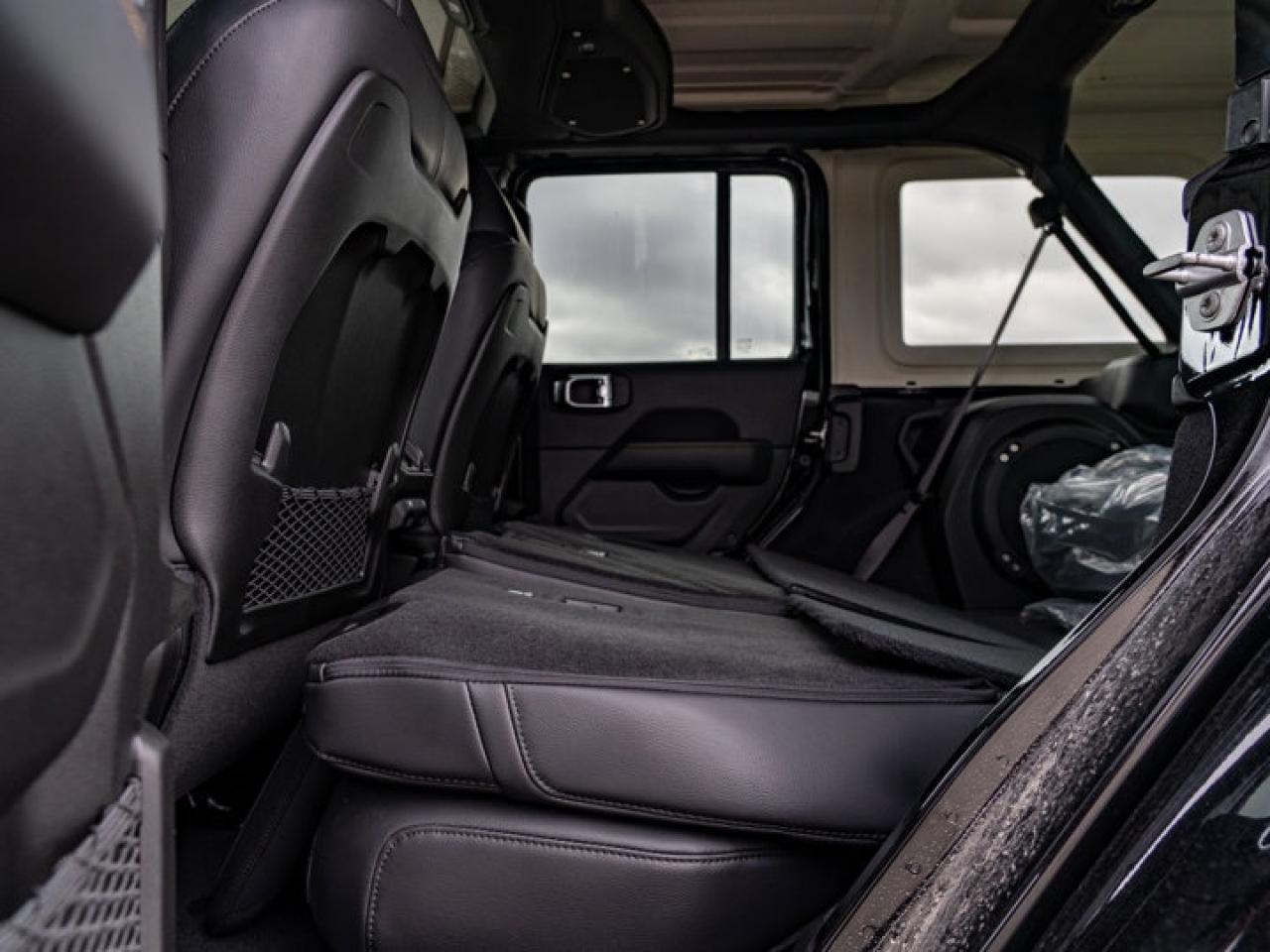 2025 Jeep Wrangler Sahara Photo