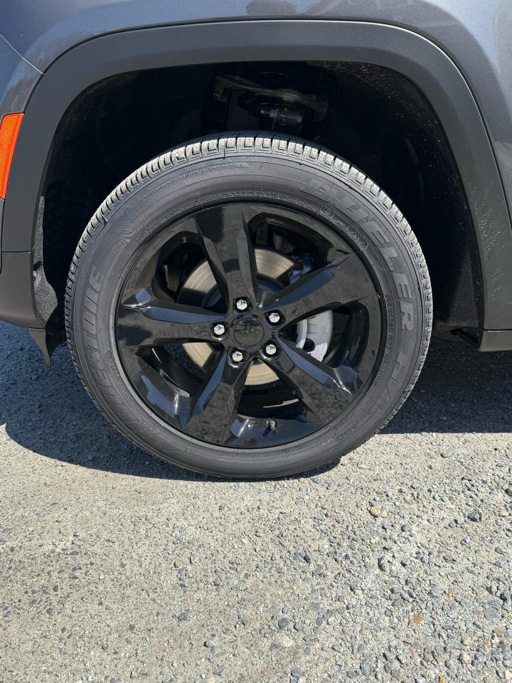 2025 Jeep Grand Cherokee ALTITUDE 4X4 Photo9