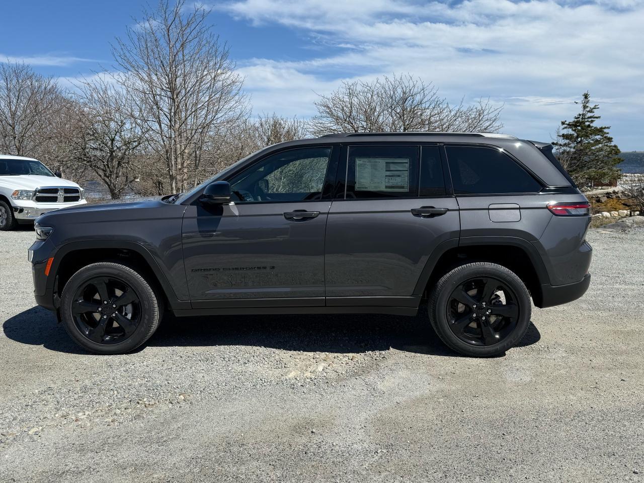 2025 Jeep Grand Cherokee ALTITUDE 4X4 Photo28