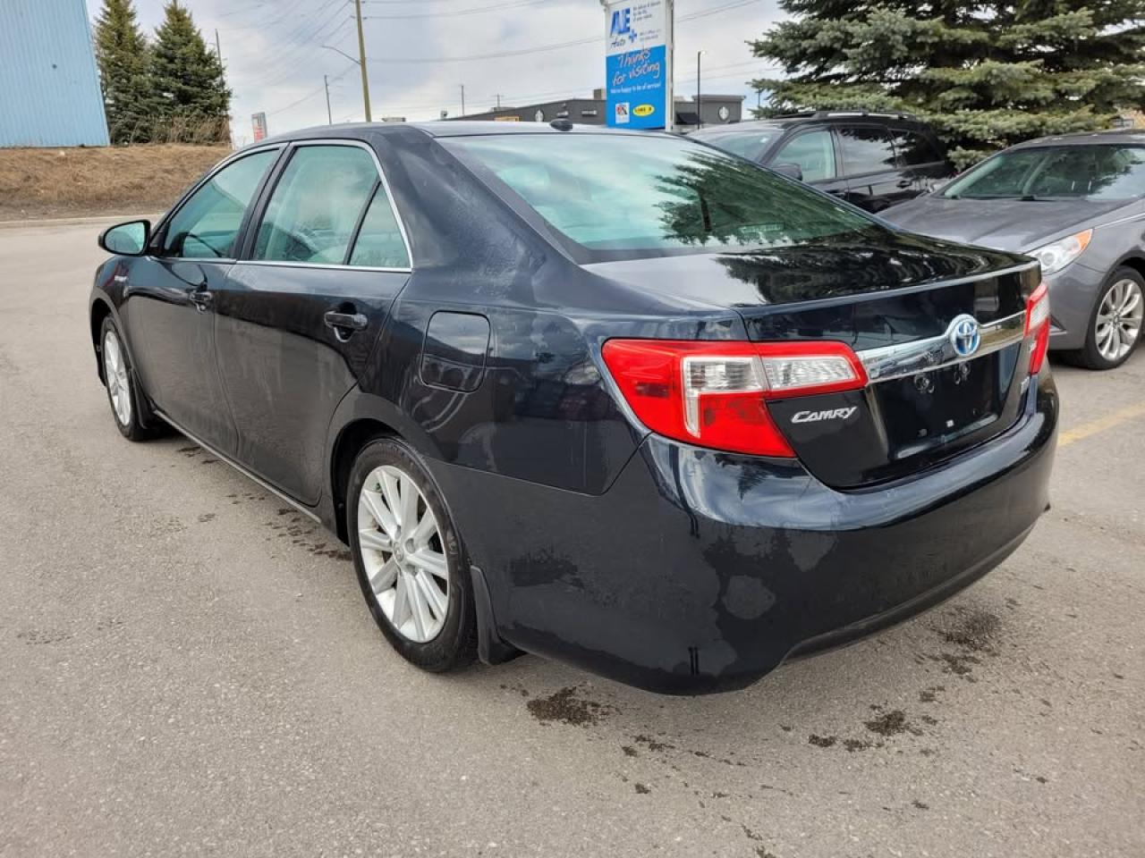 2013 Toyota Camry  Photo3