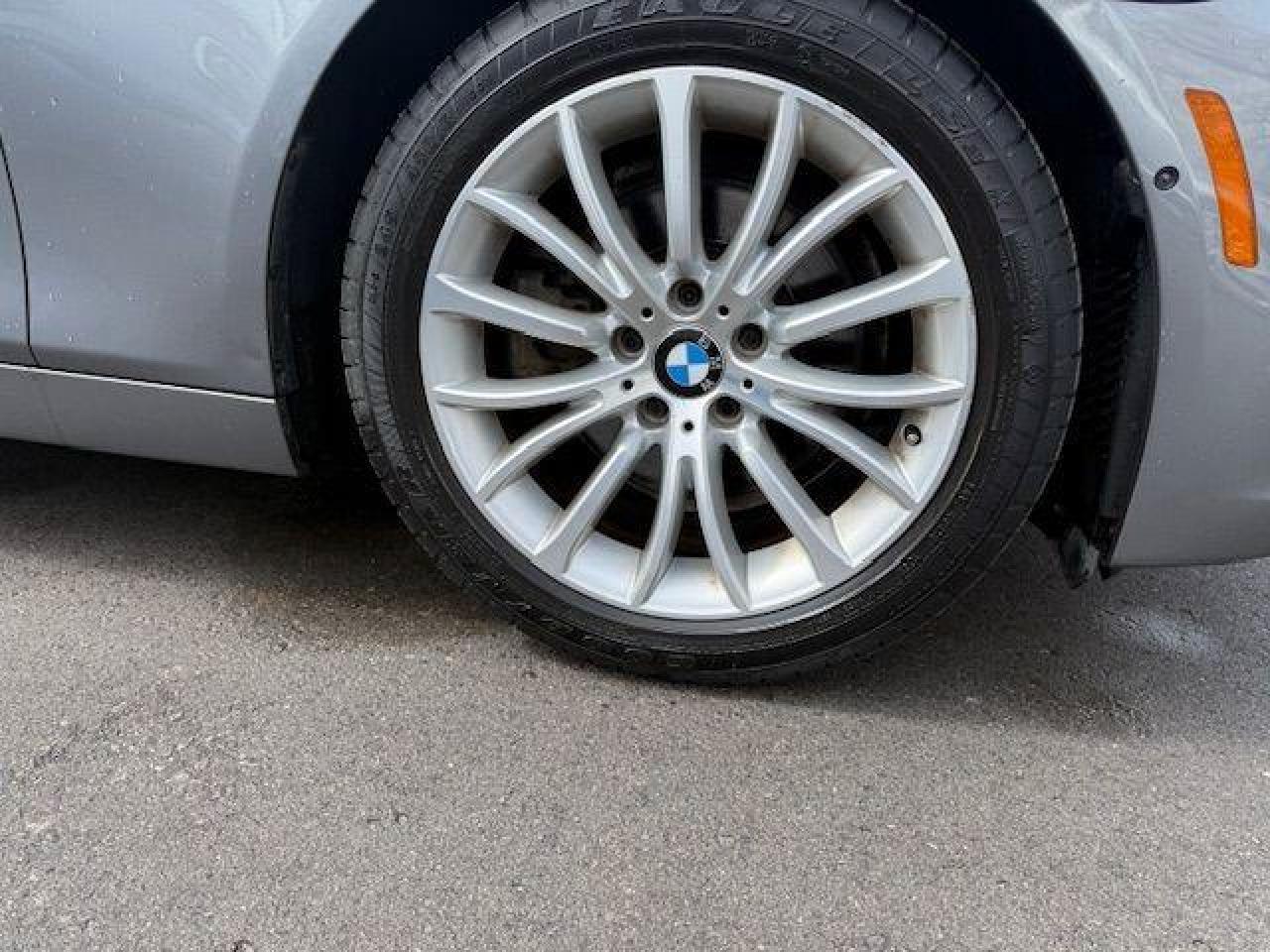 2014 BMW 5 Series 4dr Sdn 528i xDrive AWD Photo3