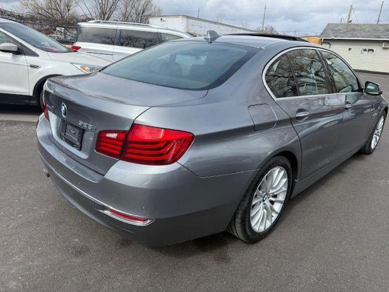2014 BMW 5 Series 4dr Sdn 528i xDrive AWD Photo4