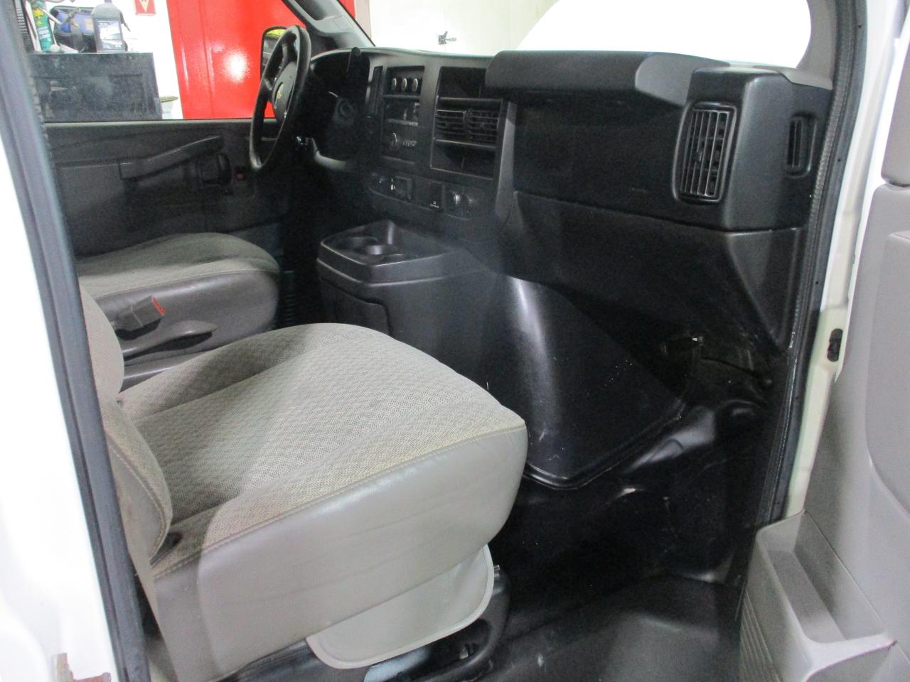 2016 Chevrolet Express Cargo Van  - Photo #8