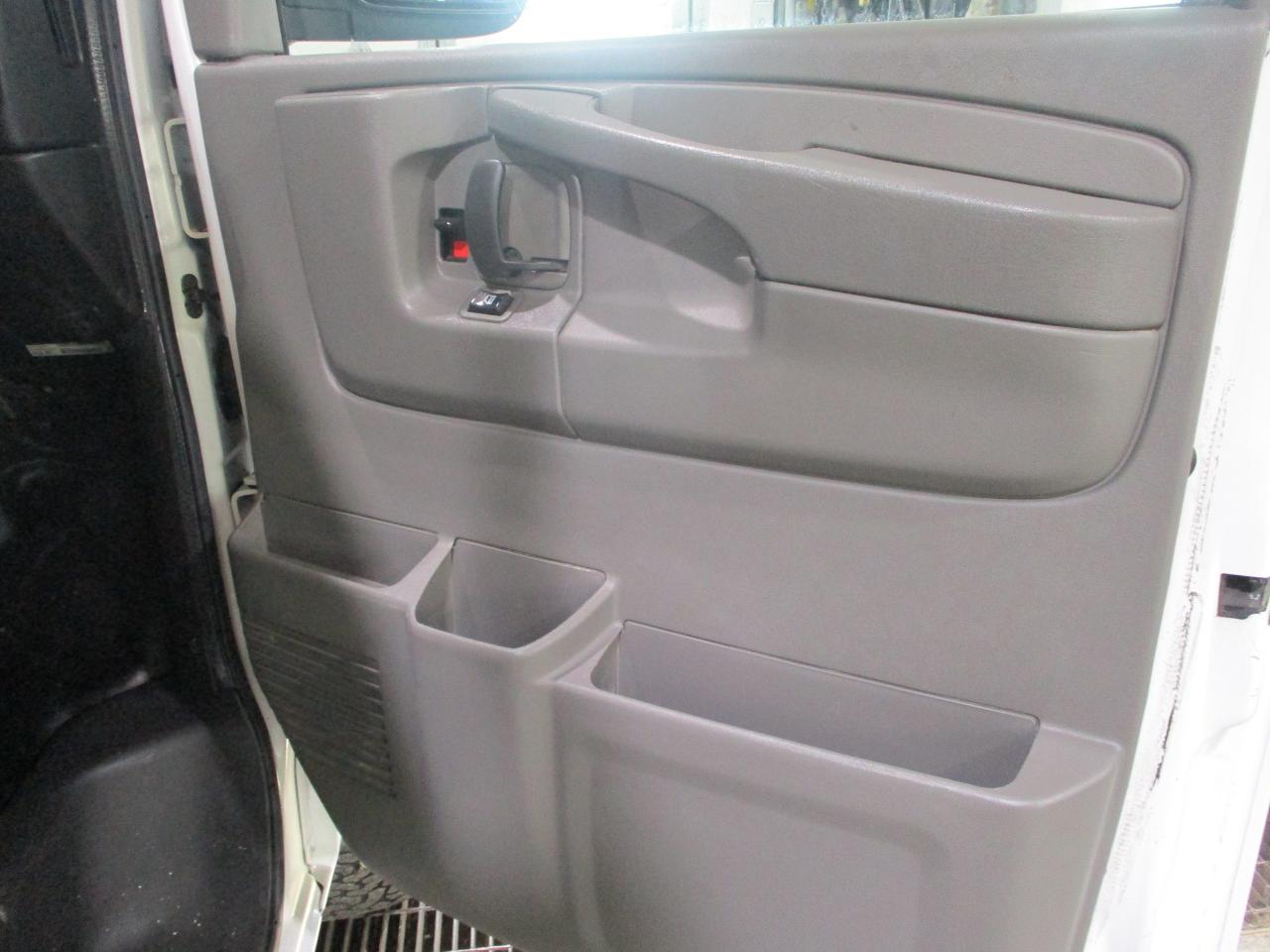 2016 Chevrolet Express Cargo Van  - Photo #9