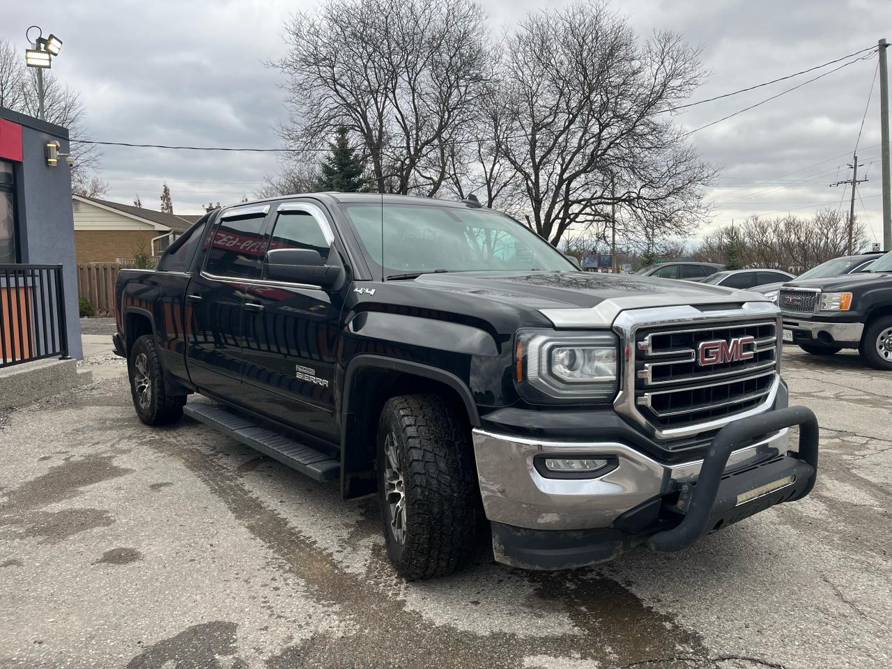2018 GMC Sierra 1500 SLE | Heated Bucket Seats | Backup Camera | Bluetooth - Photo #7