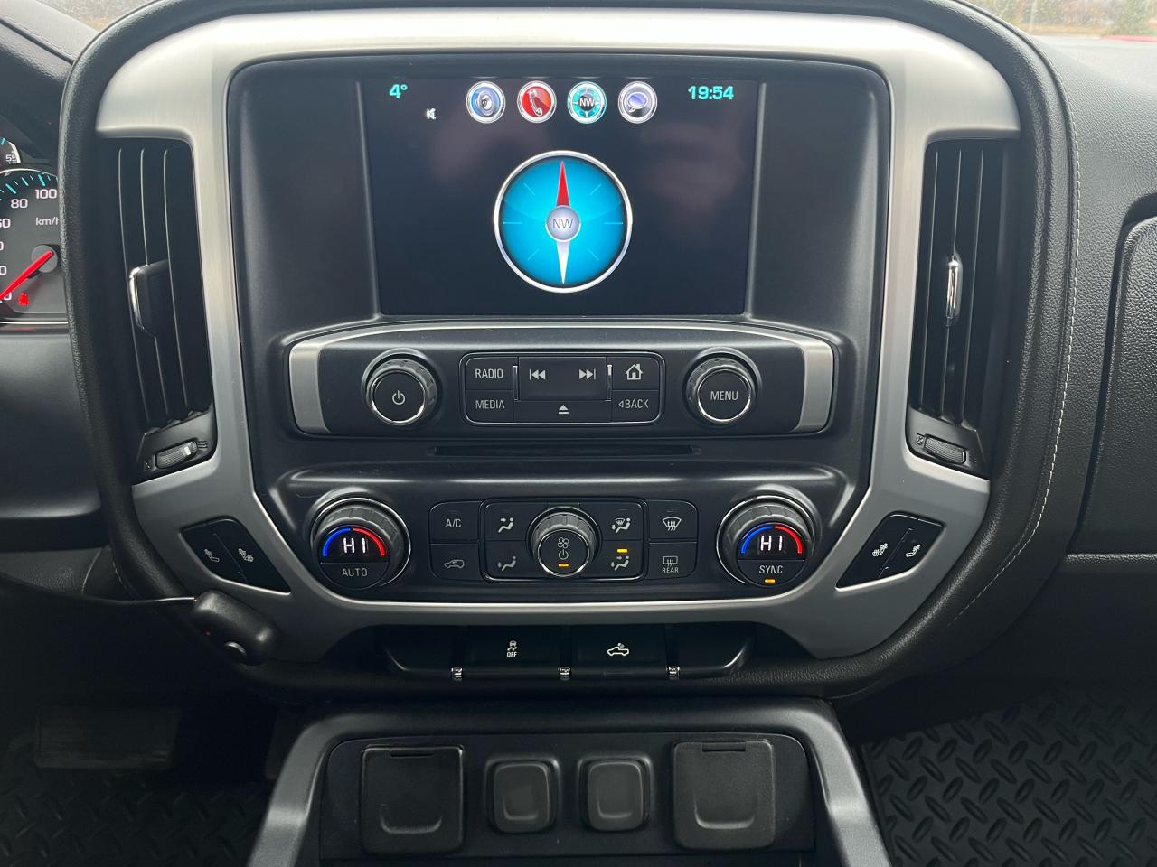 2018 GMC Sierra 1500 SLE | Heated Bucket Seats | Backup Camera | Bluetooth - Photo #14