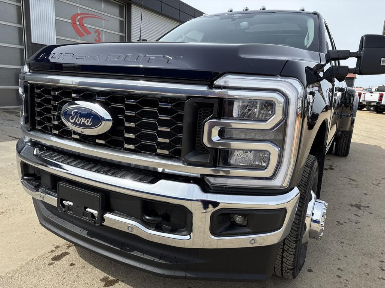 2025 Ford F-350 Super Duty DRW LARIAT 8' Box 628A Photo5
