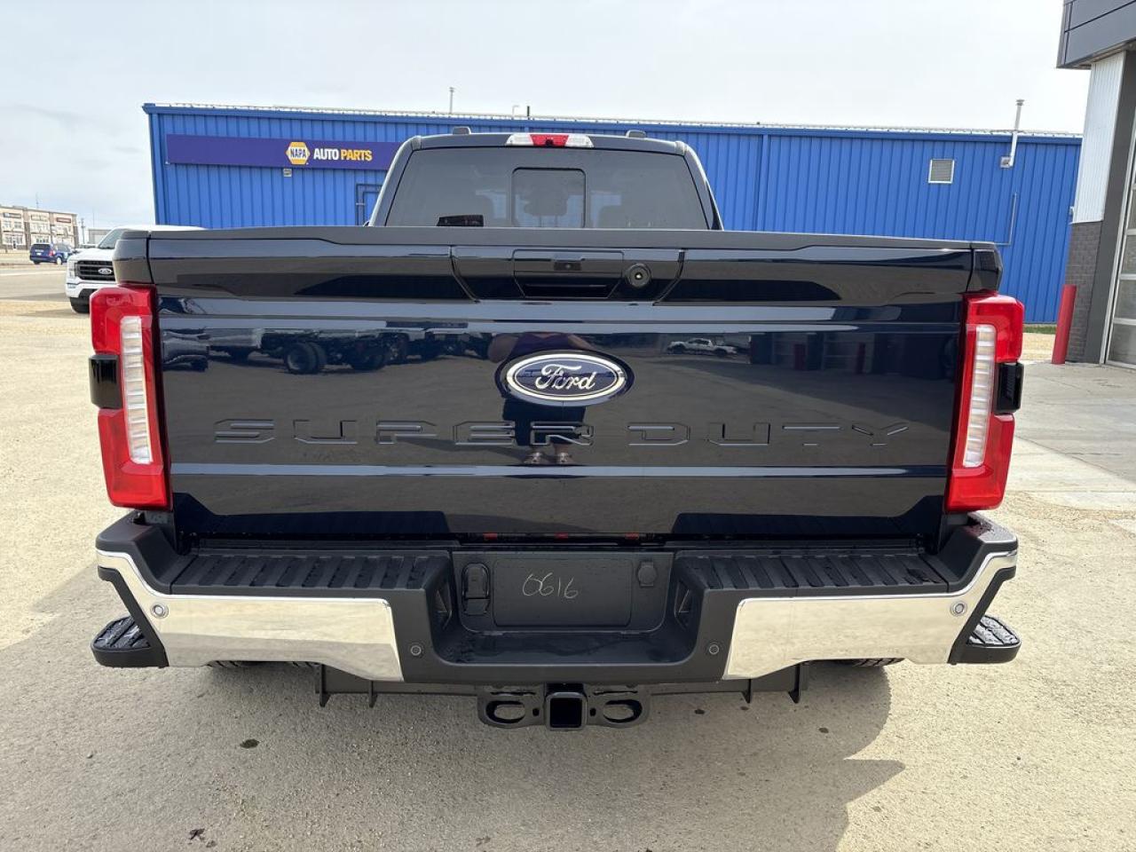 2025 Ford F-350 Super Duty DRW LARIAT 8' Box 628A Photo5