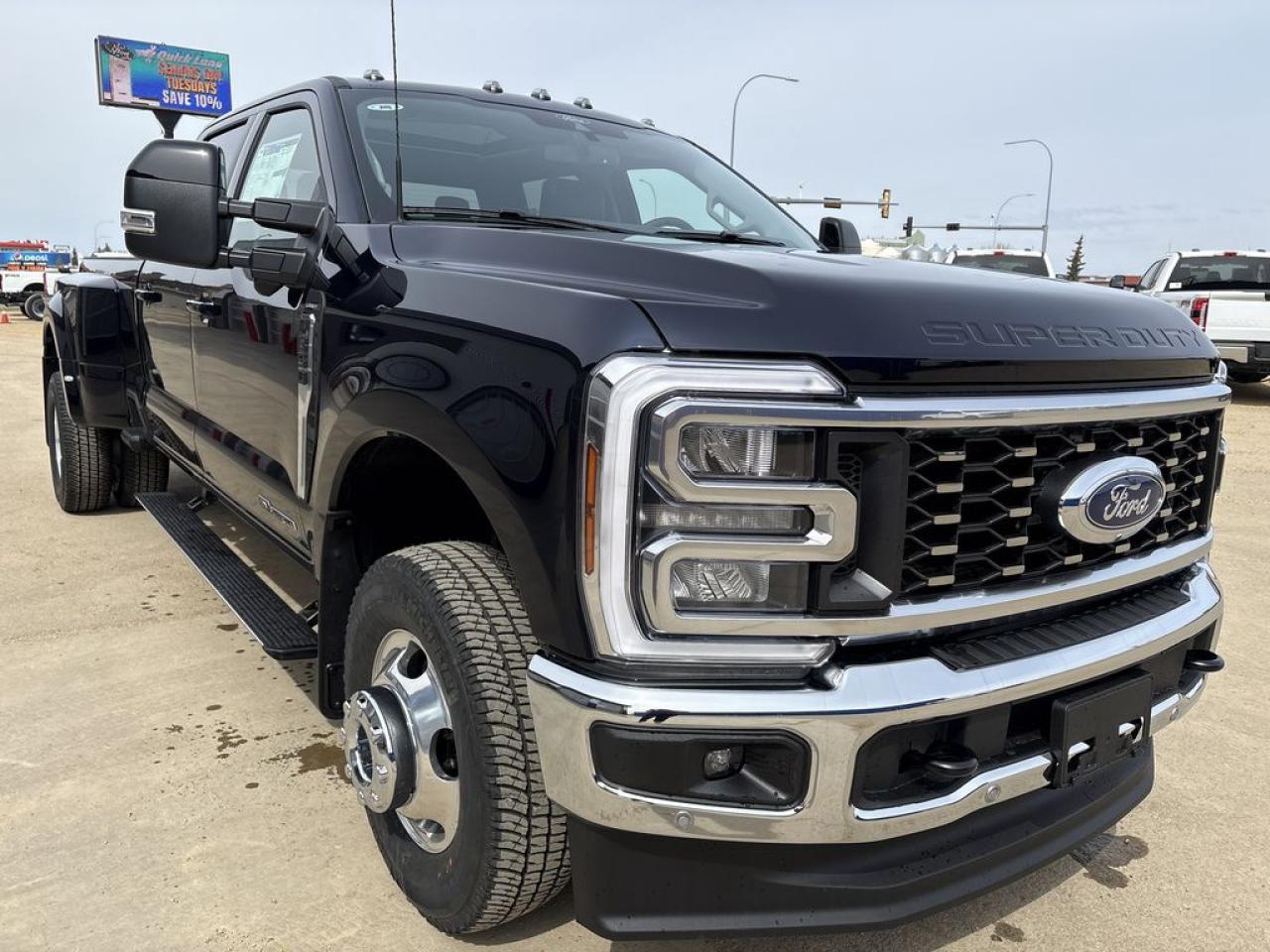 2025 Ford F-350 Super Duty DRW LARIAT 8' Box 628A Photo5