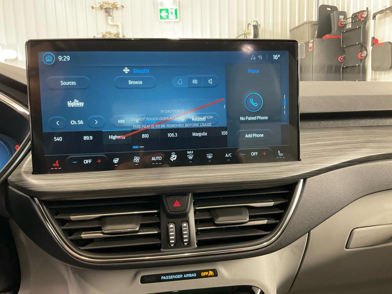 2025 Ford Escape PHEV Photo5
