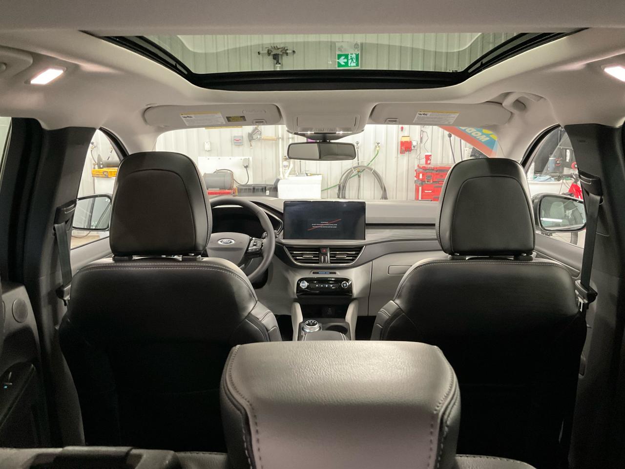 2025 Ford Escape PHEV Photo5
