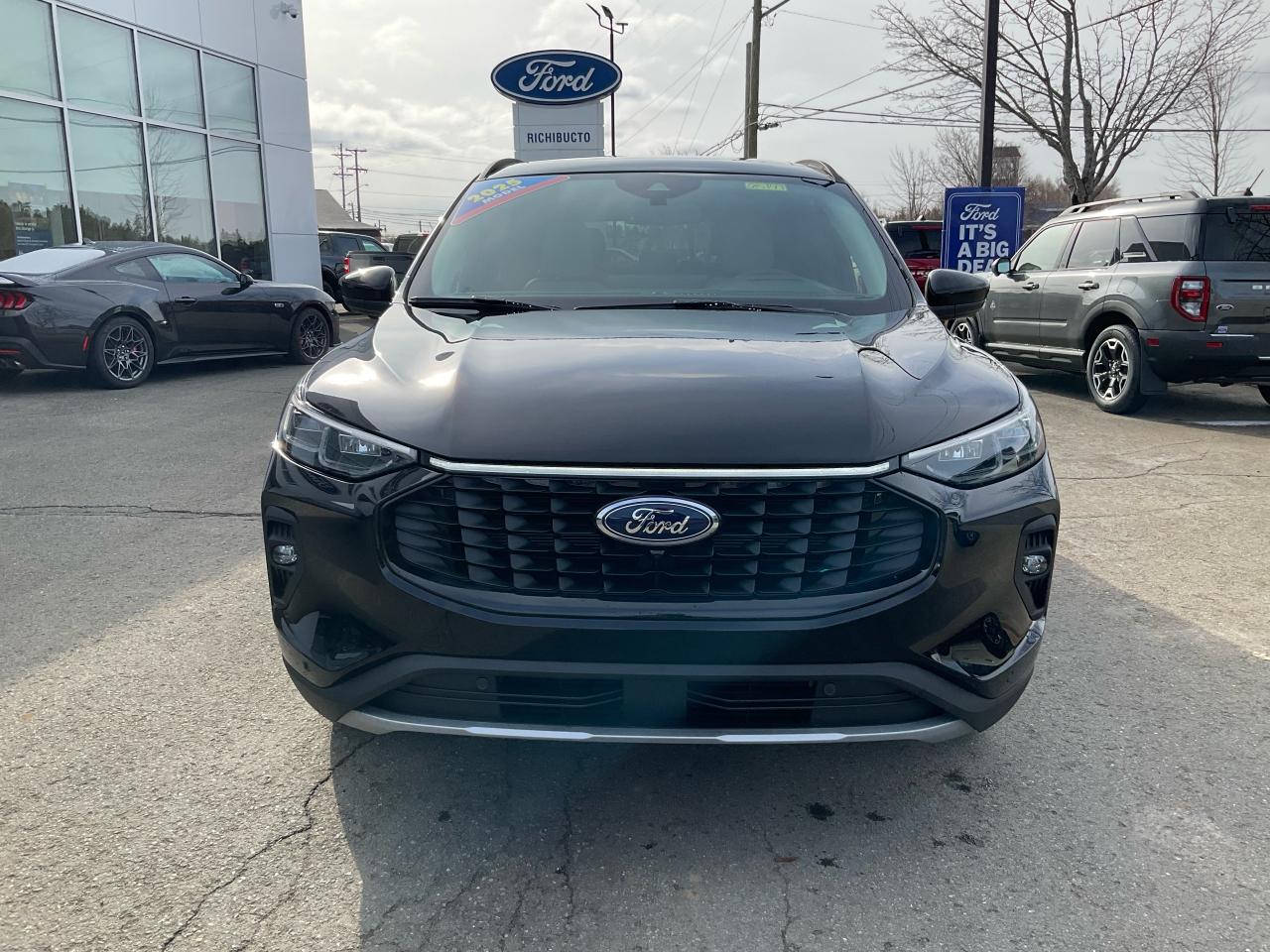 2025 Ford Escape PHEV Photo5