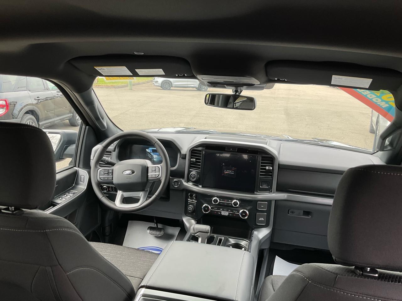 2025 Ford F-150 XLT Photo5