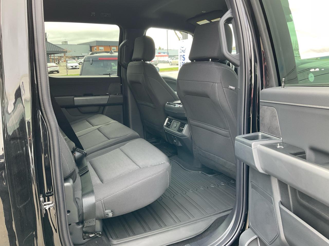 2025 Ford F-150 XLT Photo5