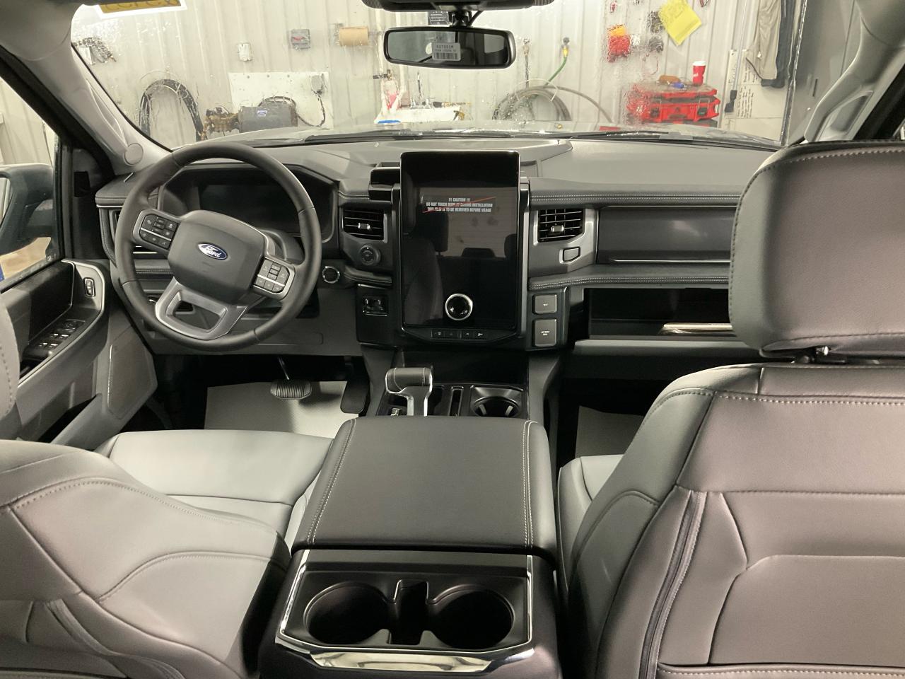 2025 Ford F-150 Lightning Flash Photo5