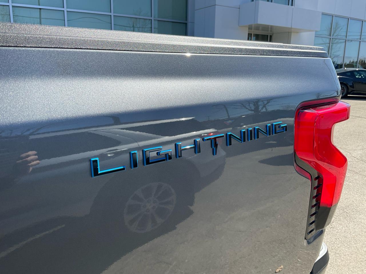 2025 Ford F-150 Lightning Flash Photo5