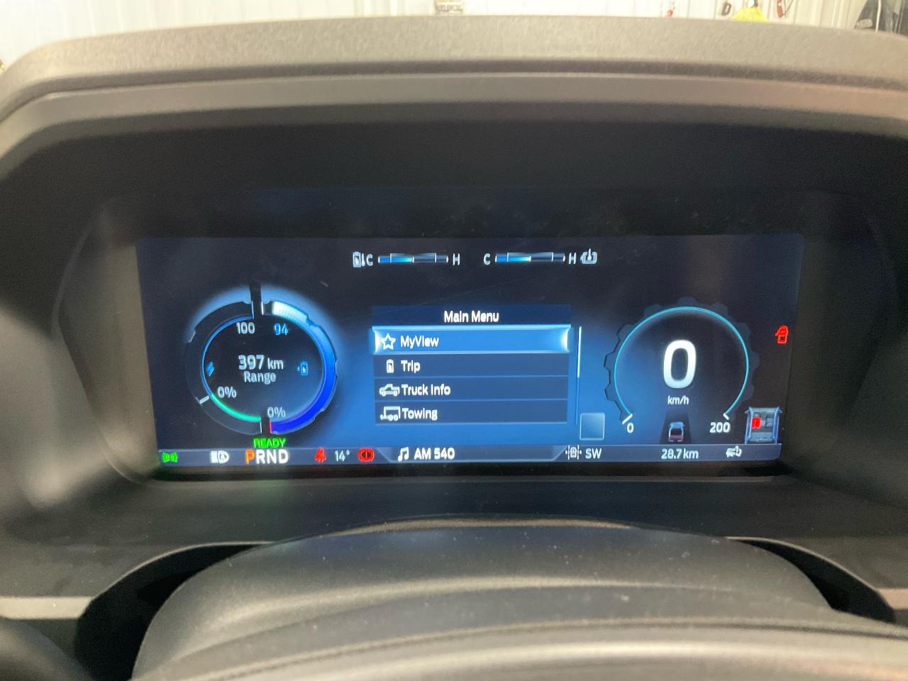 2025 Ford F-150 Lightning Flash Photo5