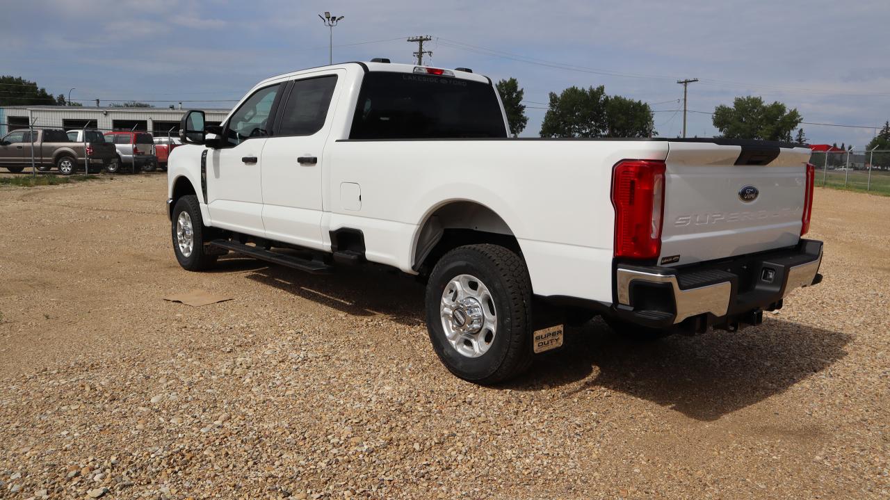 2025 Ford F-350 Super Duty SRW XLT Photo5