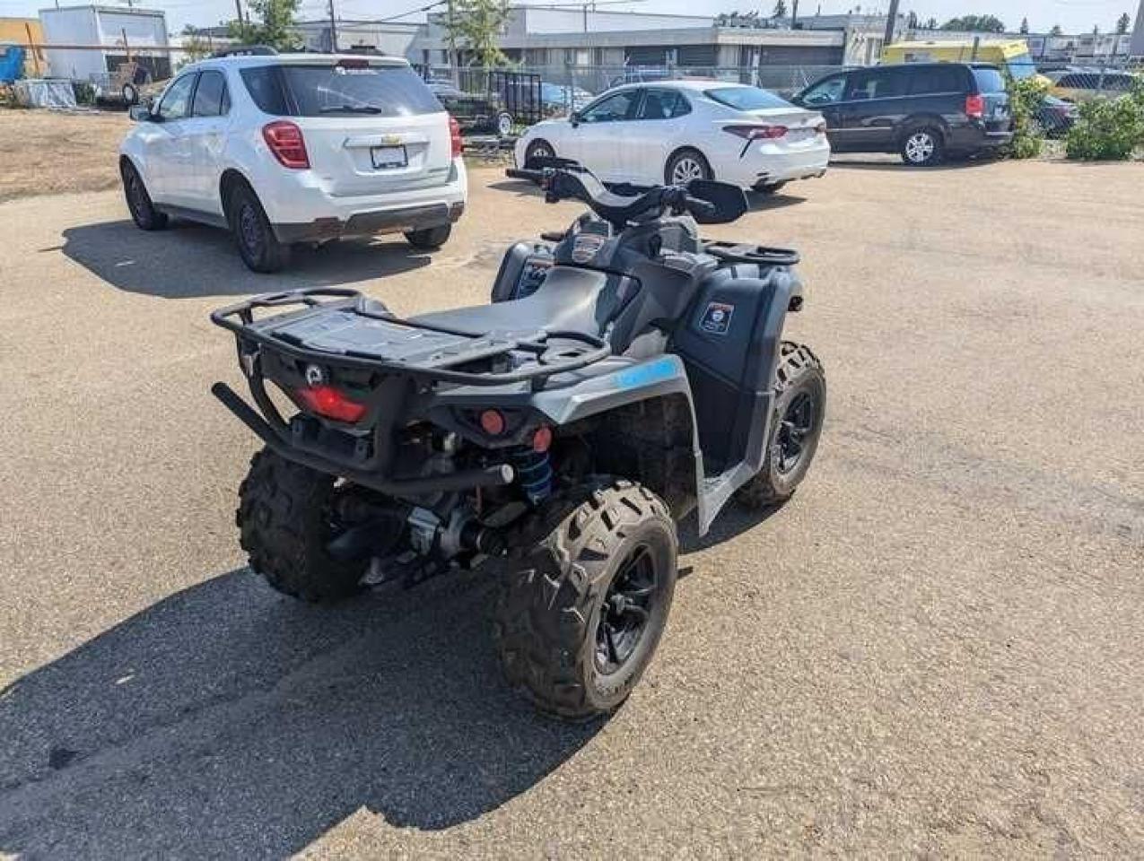 2022 Can-Am Outlander 570 XT DPS $88 B/W - Photo #4