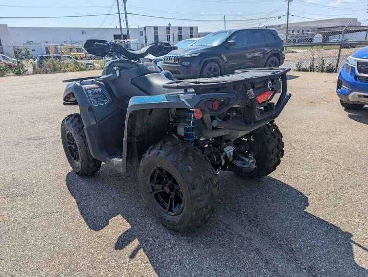 2022 Can-Am Outlander 570 XT DPS $88 B/W - Photo #3